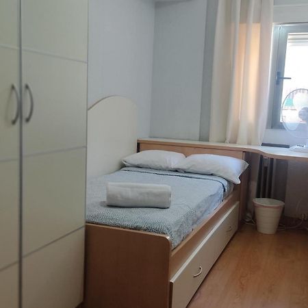 Habitacion Individual Con Bano Y Cocina Compartida Hotel Madrid Luaran gambar